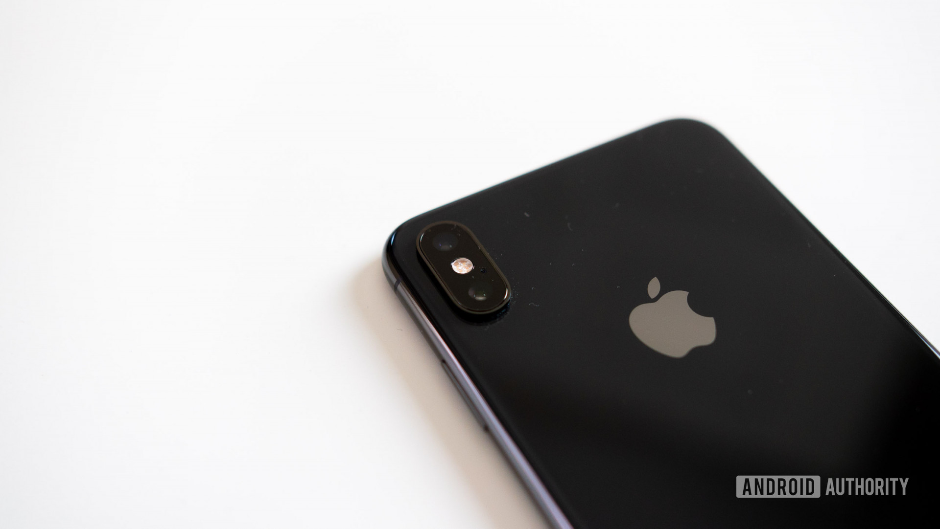Apple ведет разработку собственного модема для iPhone