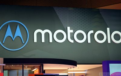 Скоро выйдет складной телефон Motorola RAZR